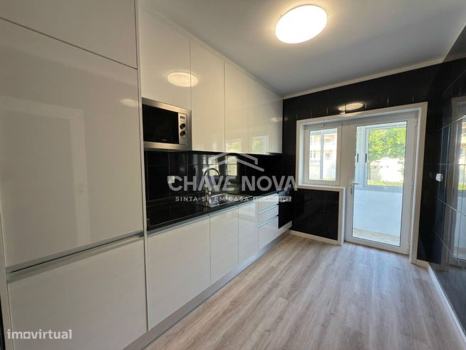 T2+1 Renovado c/ Garagem Box em Valadares-6