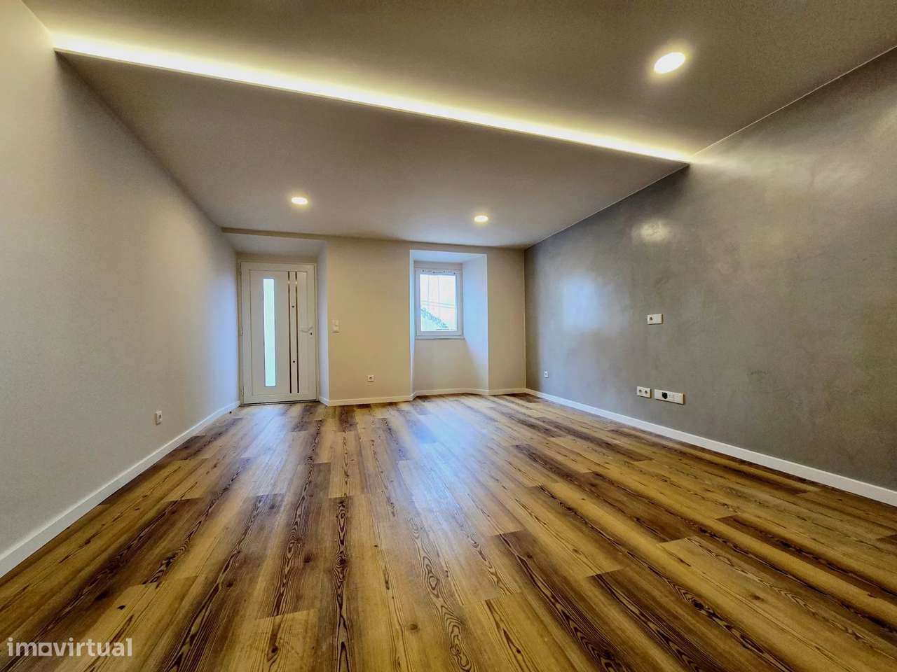 A casa onde o seu futuro começa – Moradia T3 remodelada, moderna e lum-9