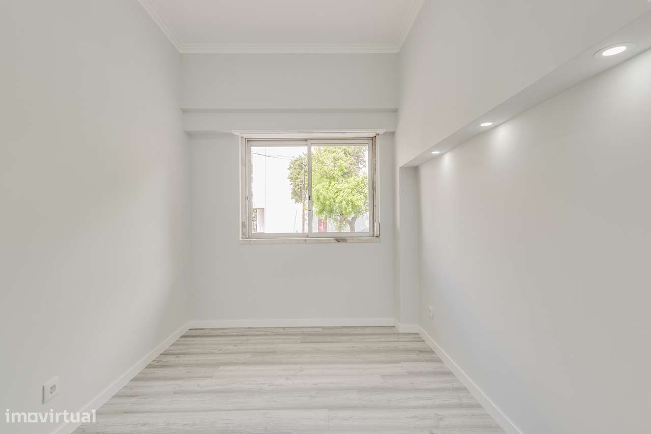 APARTAMENTO T3 | REMODELADO | TERRAÇO | PÓVOA DE SANTA IRIA - Grande imagem: 5/39