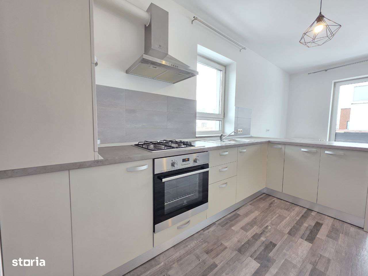 Apartament 2 camere + birou, parcare si boxa de vanzare Avantgarden 3-14