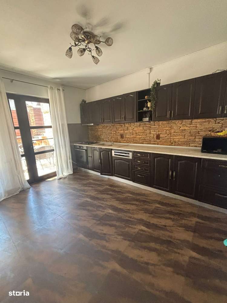 Vila in Iasi - Imagine principală: 2/13