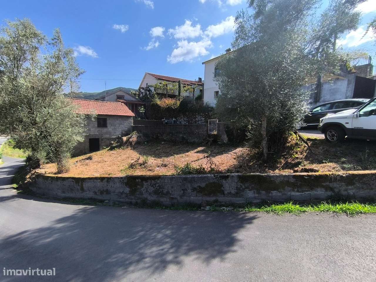 Casa para Restauro em Boivães – Ponte da Barca-13