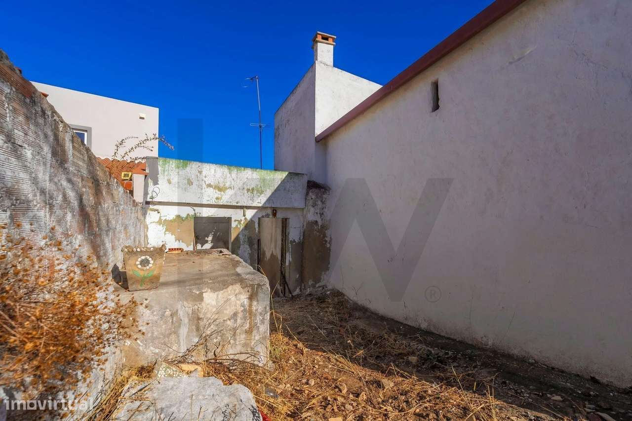 Ruína com Logradouro | Estoi, Faro-49