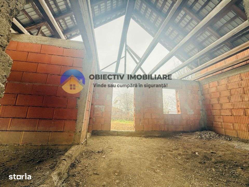 Casa la rosu-constructie solida din caramida – Dumbrava Rosie - Imagine principală: 4/12