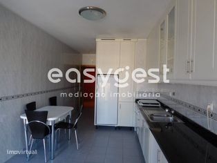 Apartamento T3 usado situado no centro de Condeixa-a-Nova - Grande imagem: 2/12