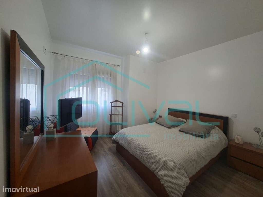 Apartamento T3 com Excelente Áreas-16