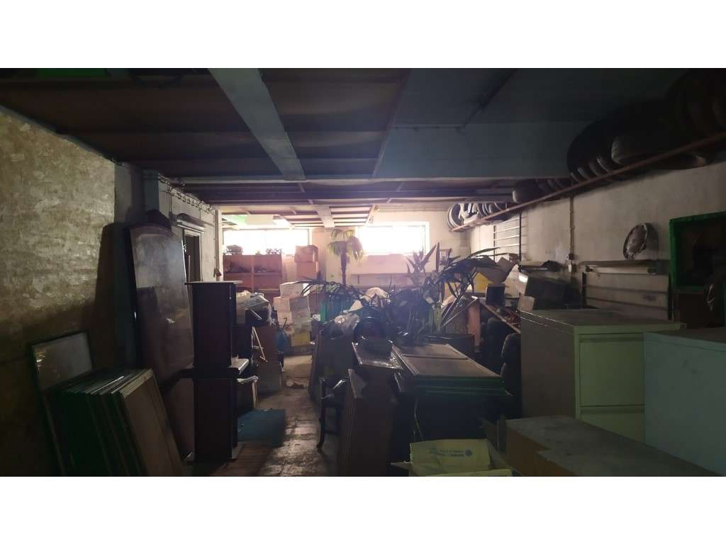 Garagem c/200m2 na Amadora-7