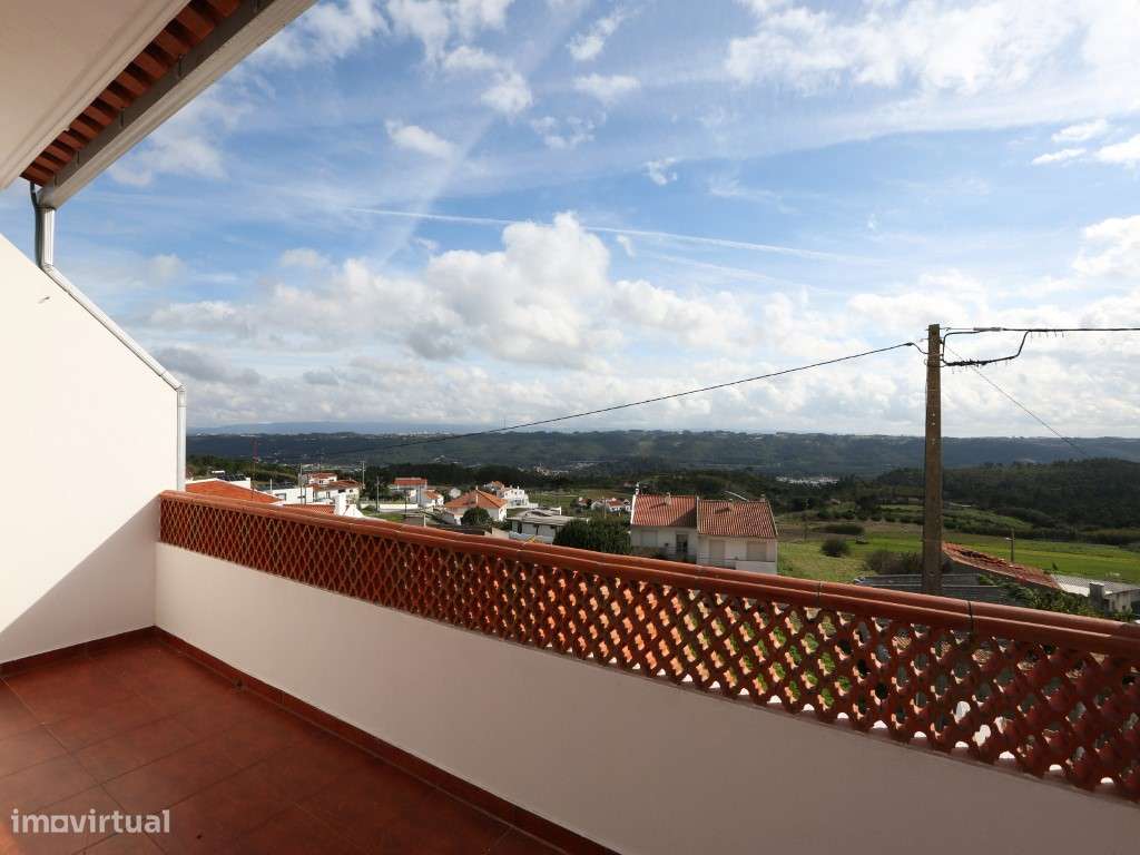 Moradia Geminada T3 com Vistas Deslumbrantes, Localizada na Serra d...-16