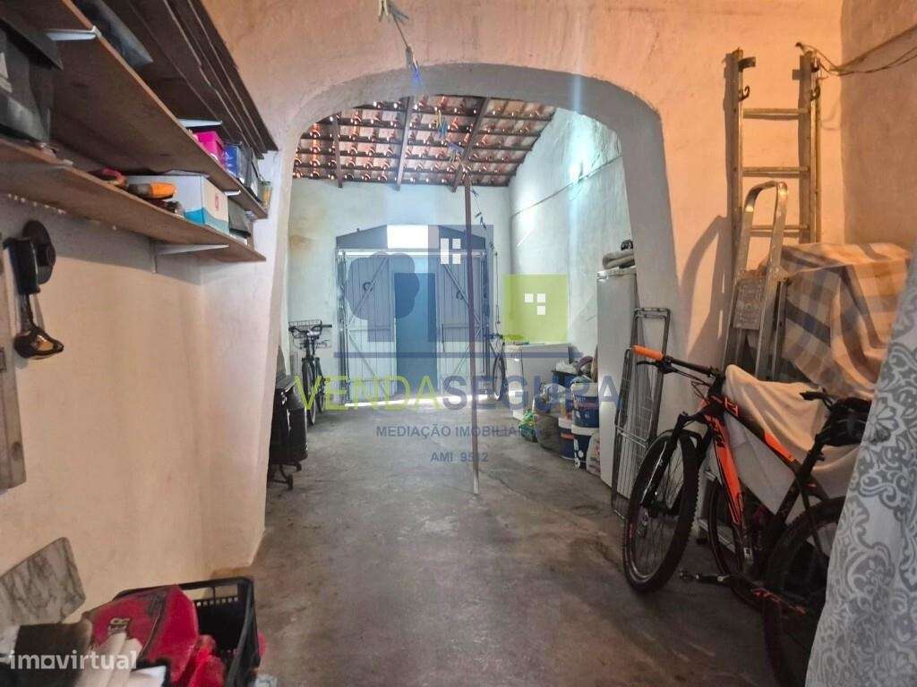 Moradia T3 com quintal, terraço e garagem | Pias-27