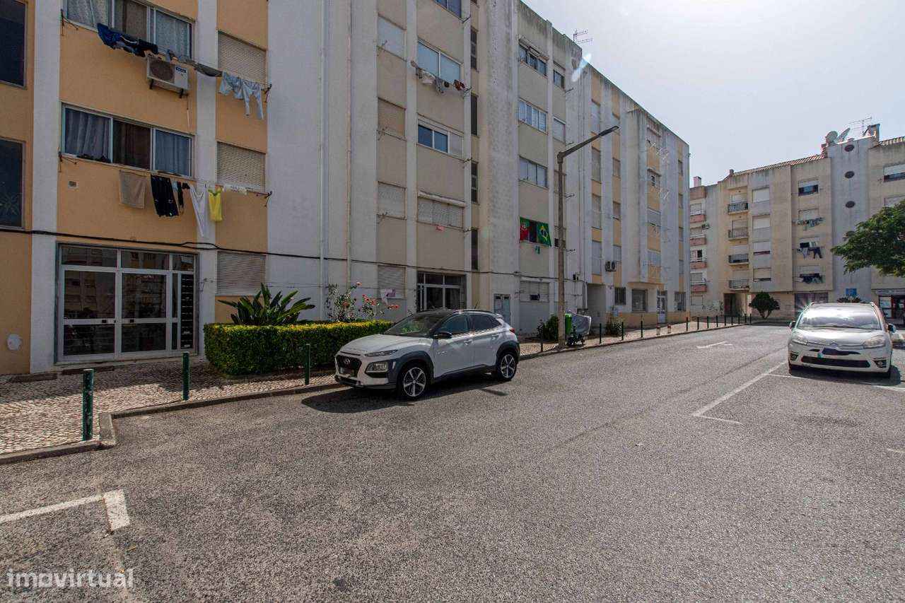 Apartamento T2 no Carregado, Alenquer | Arrendado até janeiro de 2027