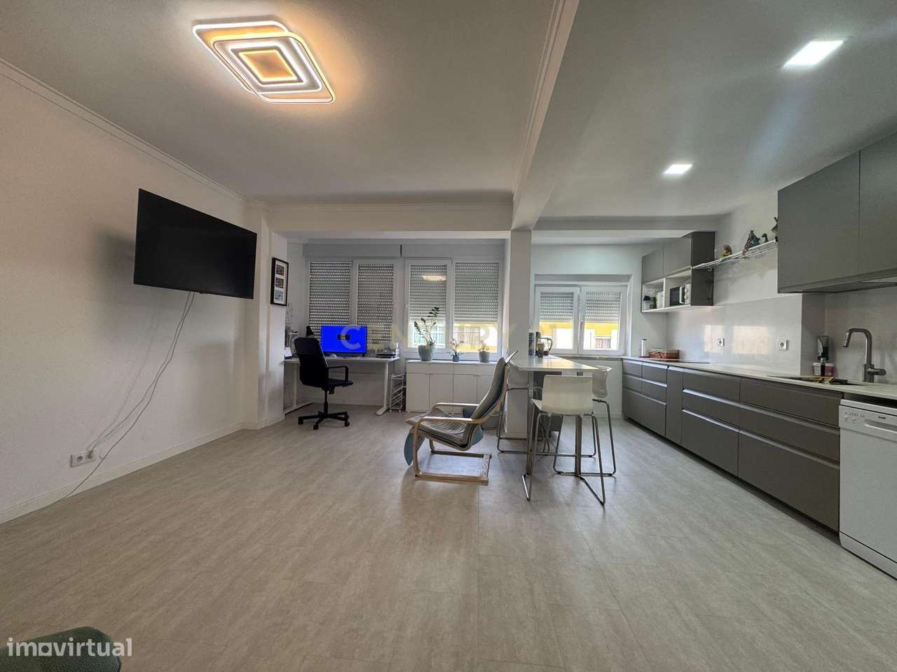 T2 REMODELADO E EQUIPADO JUNTO À BAÍA DO SEIXAL - PRONTO A HABITAR - Grande imagem: 5/19