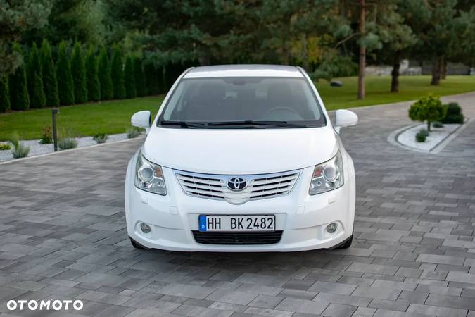 Toyota Avensis - 10