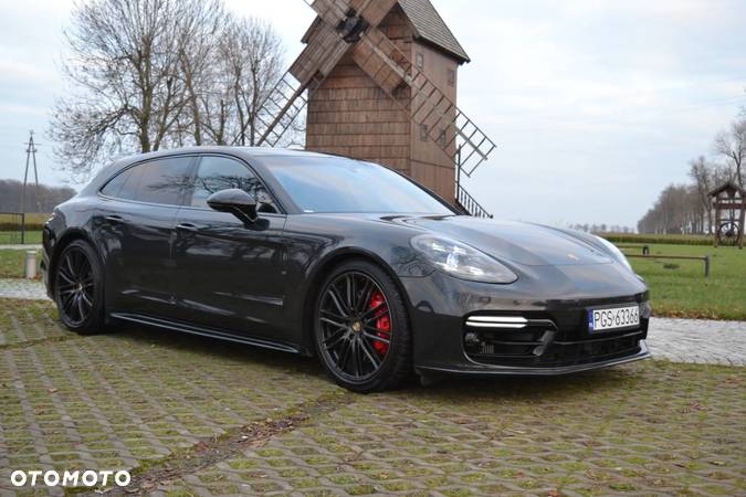 Porsche Panamera GTS GPF Sport Turismo - 10