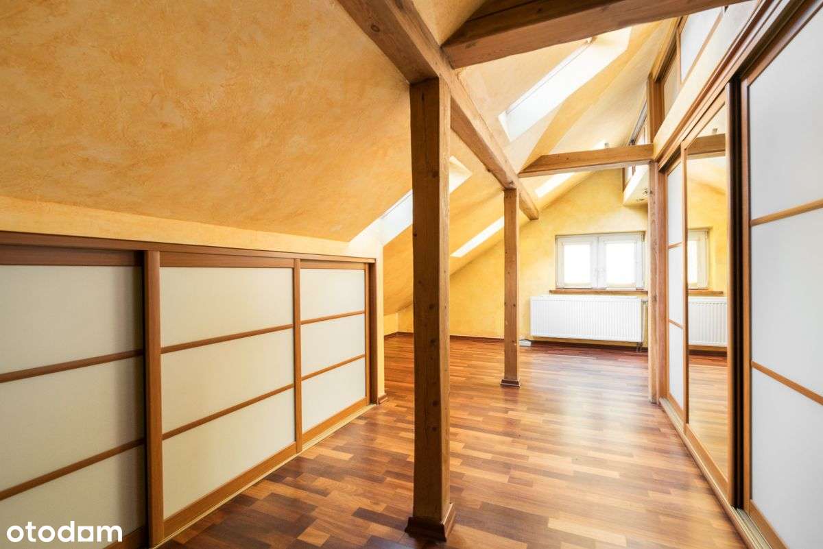 Przestronny i klimatyczny dom w spokojnej okolicy-18