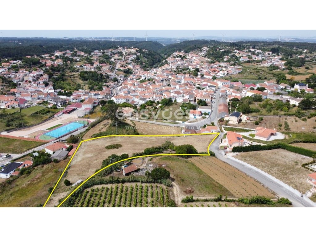 Terreno com 468m2 urbanizáveis, vistas panorâmicas no cen...