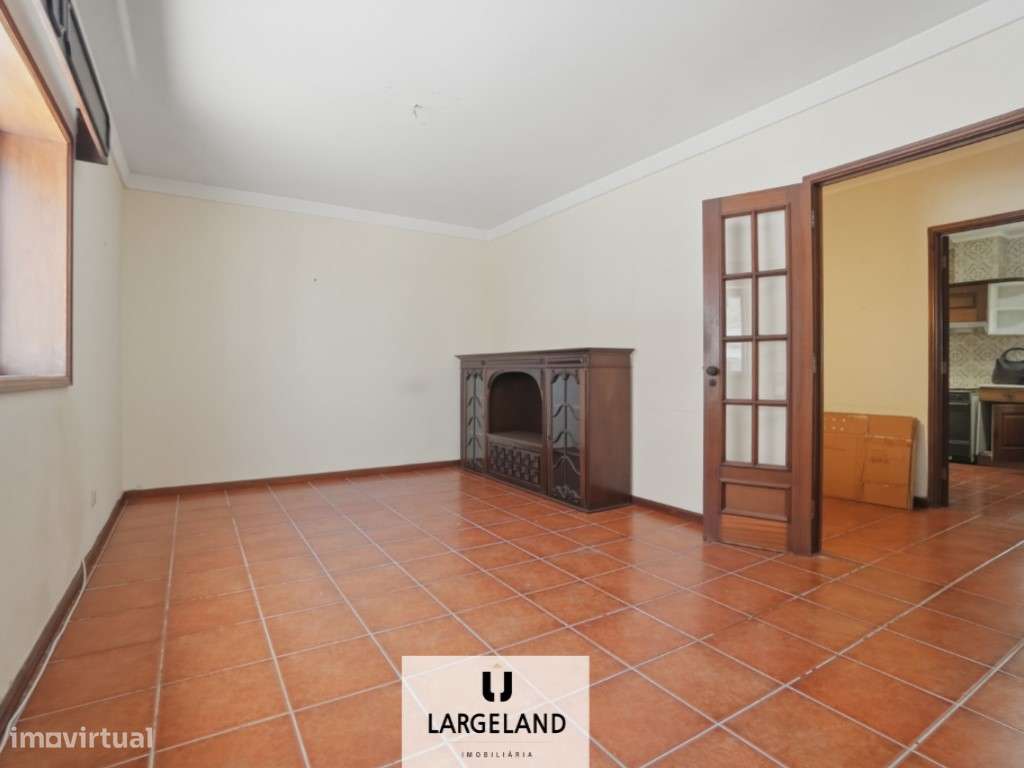 Apartamento T5 No Bairro Do Liceu