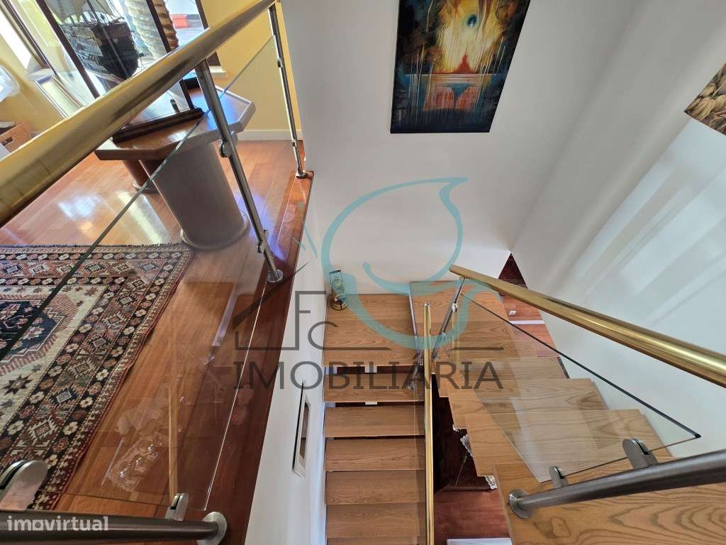 EXCLUSIVO - EXCELENTE APARTAMENTO DUPLEX DE 5 ASSOALHADAS, COM GARA...-37