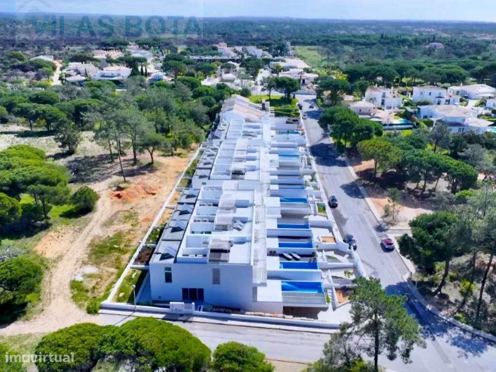 Moradia Luxuosa Moderna no Triângulo Dourado-10