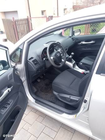 Toyota Auris 1.6 Comfort - 5