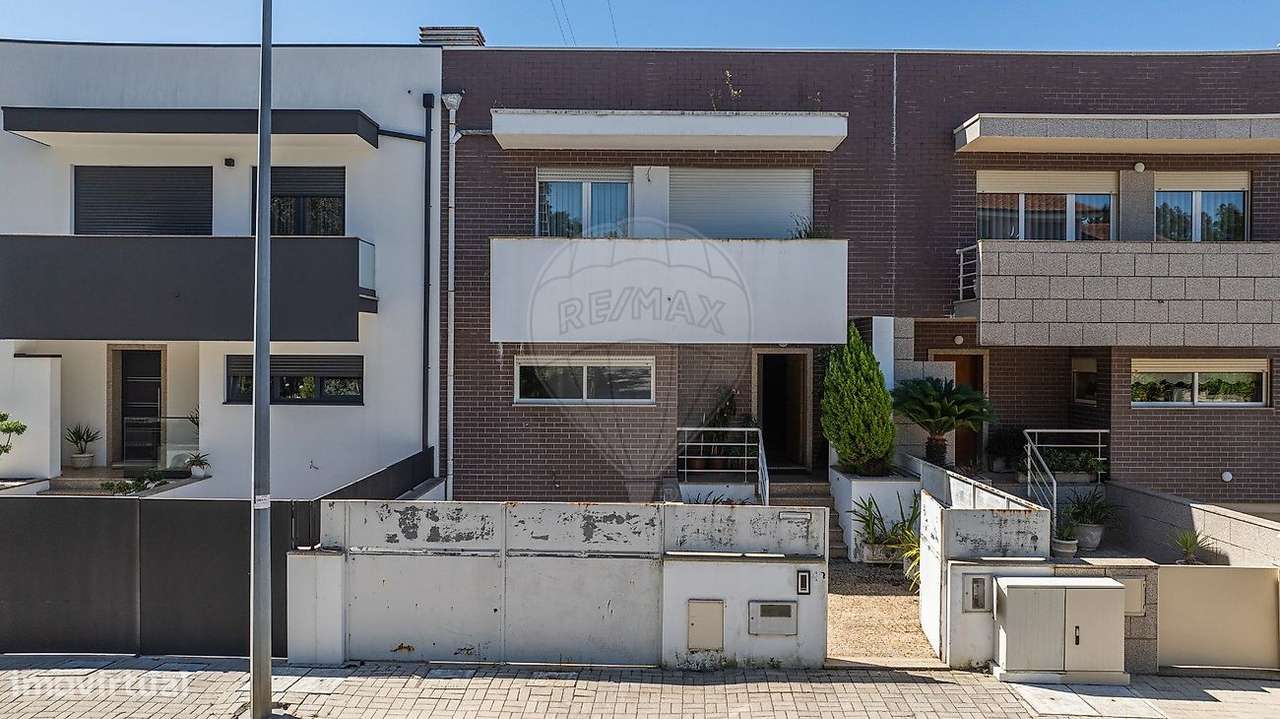 Moradia T4 para venda-0