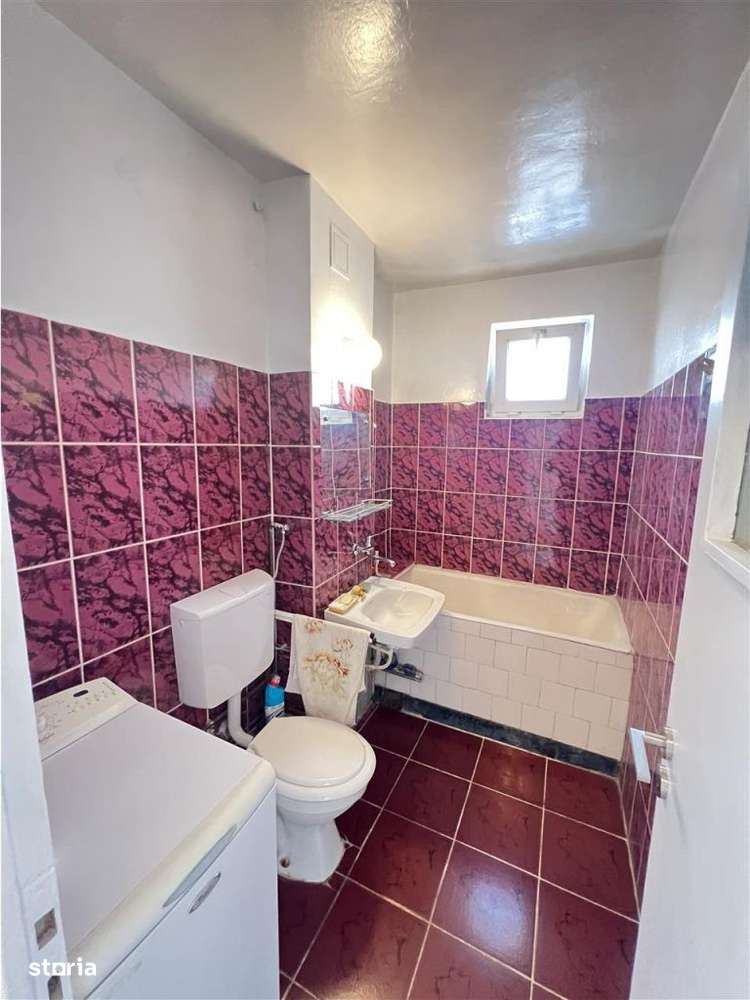 Apartament cu 2 camere balcon amplasat la etajul 2 din 4 zona Terezian-8