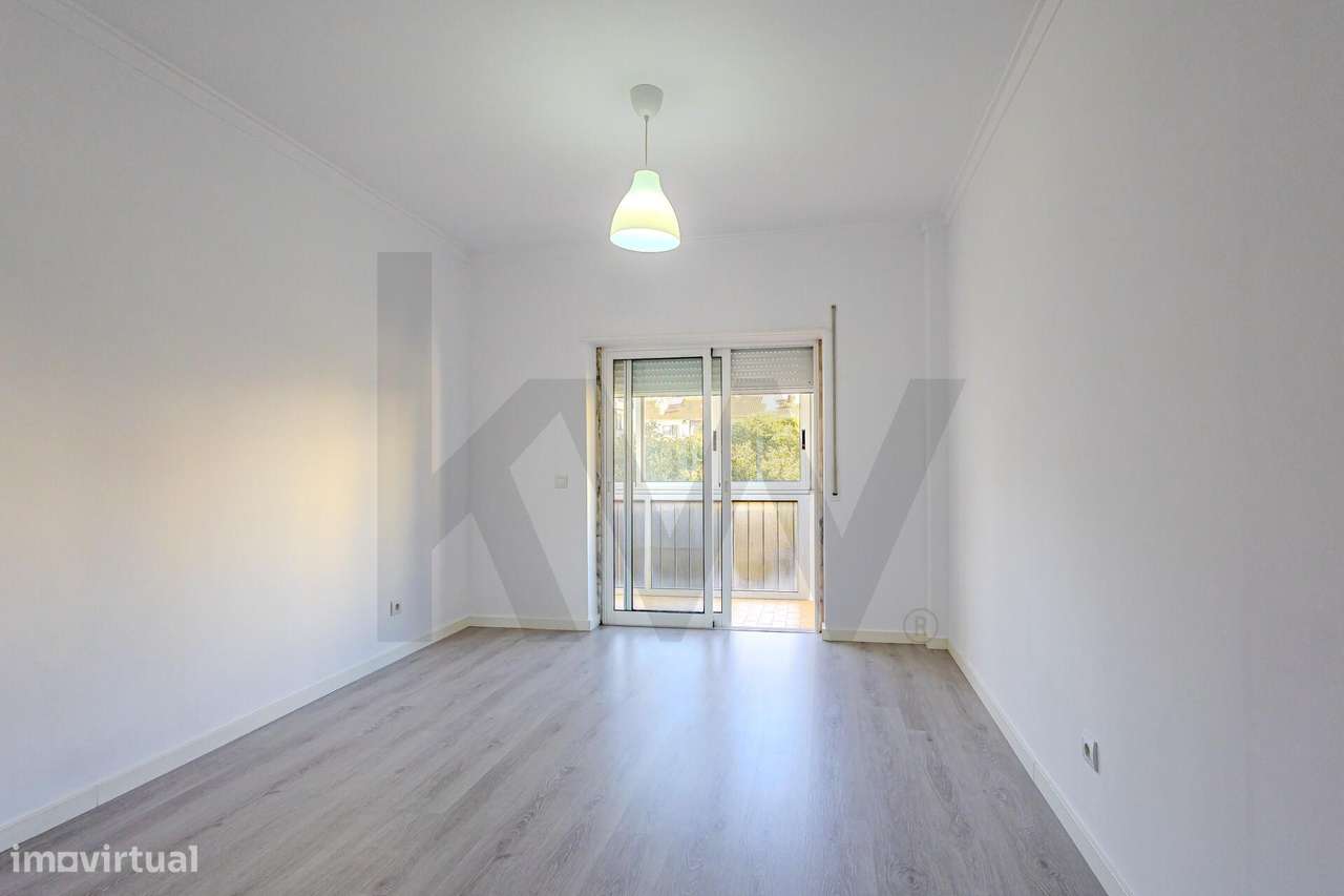 Apartamento T3 Totalmente Remodelado em Vale Flores de Cima-13