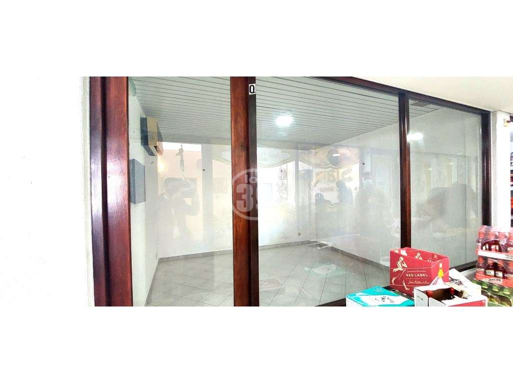 Loja para comércio no centro da zona histórica da cidade e integrad... - Grande imagem: 5/7