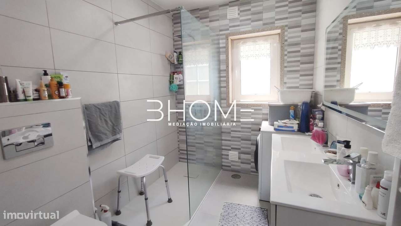 Moradia Individual na Povoa de Lanhoso - Sobradelo da Goma-33