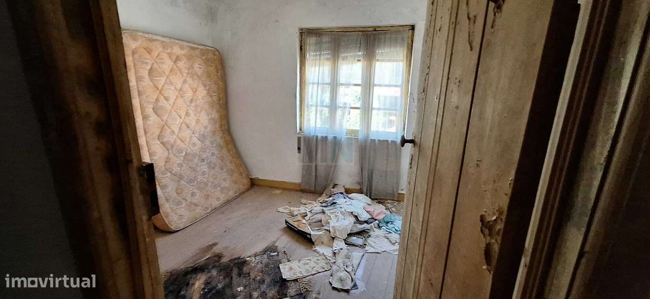 Moradia  para remodelação com Elevado Potencial em Anagueis-17