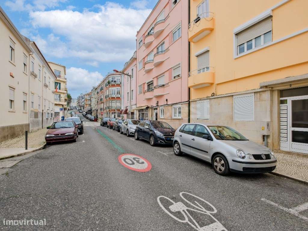 Apartamento T2 (T3 origem) com 95m2 renovado no Bairro dos Actores ... - Grande imagem: 5/37