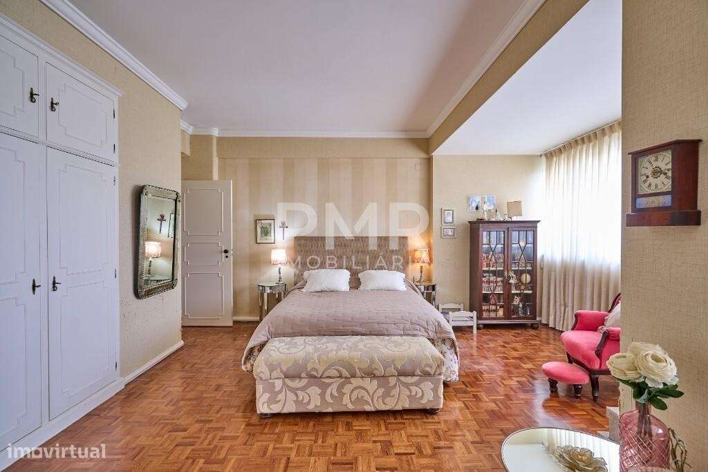 Apartamento T5 (ex T6) Avenida Estados Unidos da América-21
