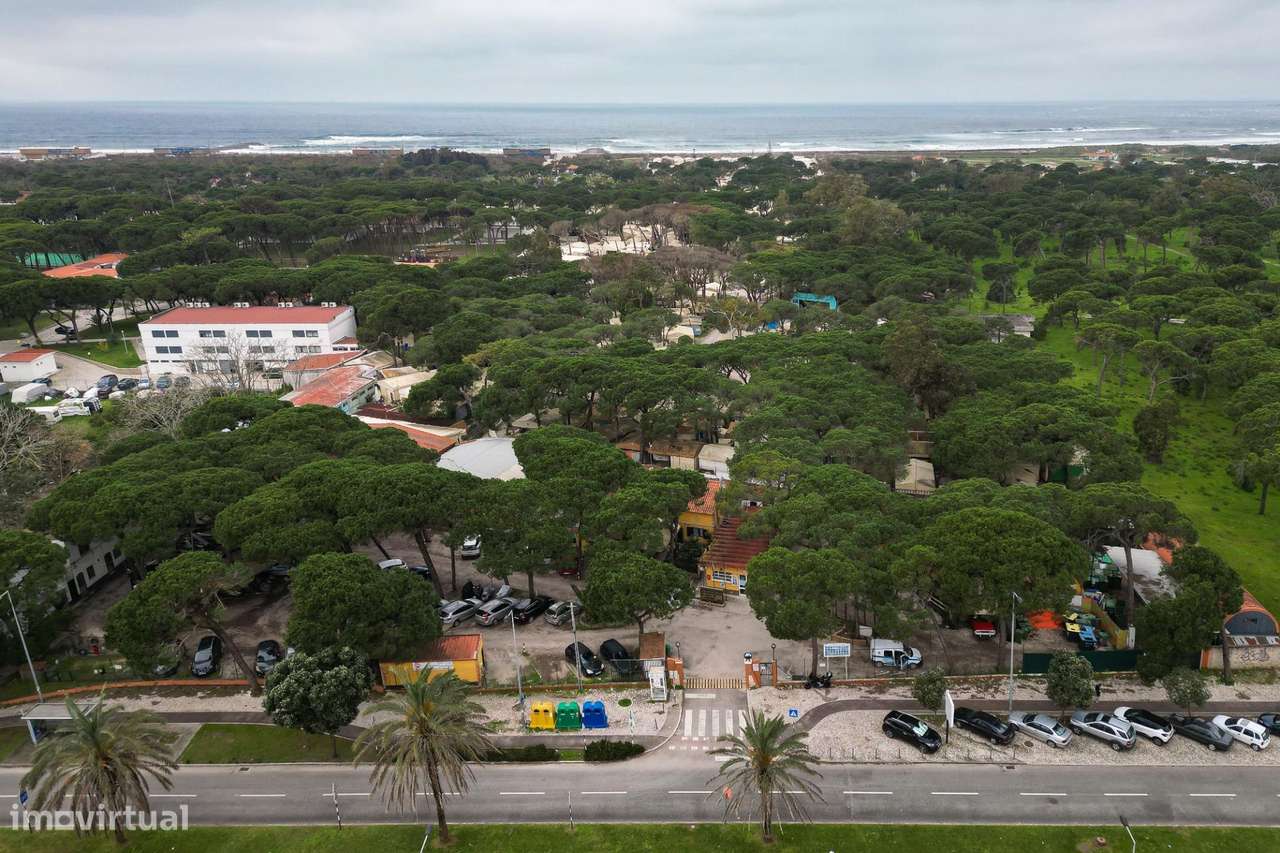 Apartamento T2 com Terraço Incrível || Costa da Caparica-31