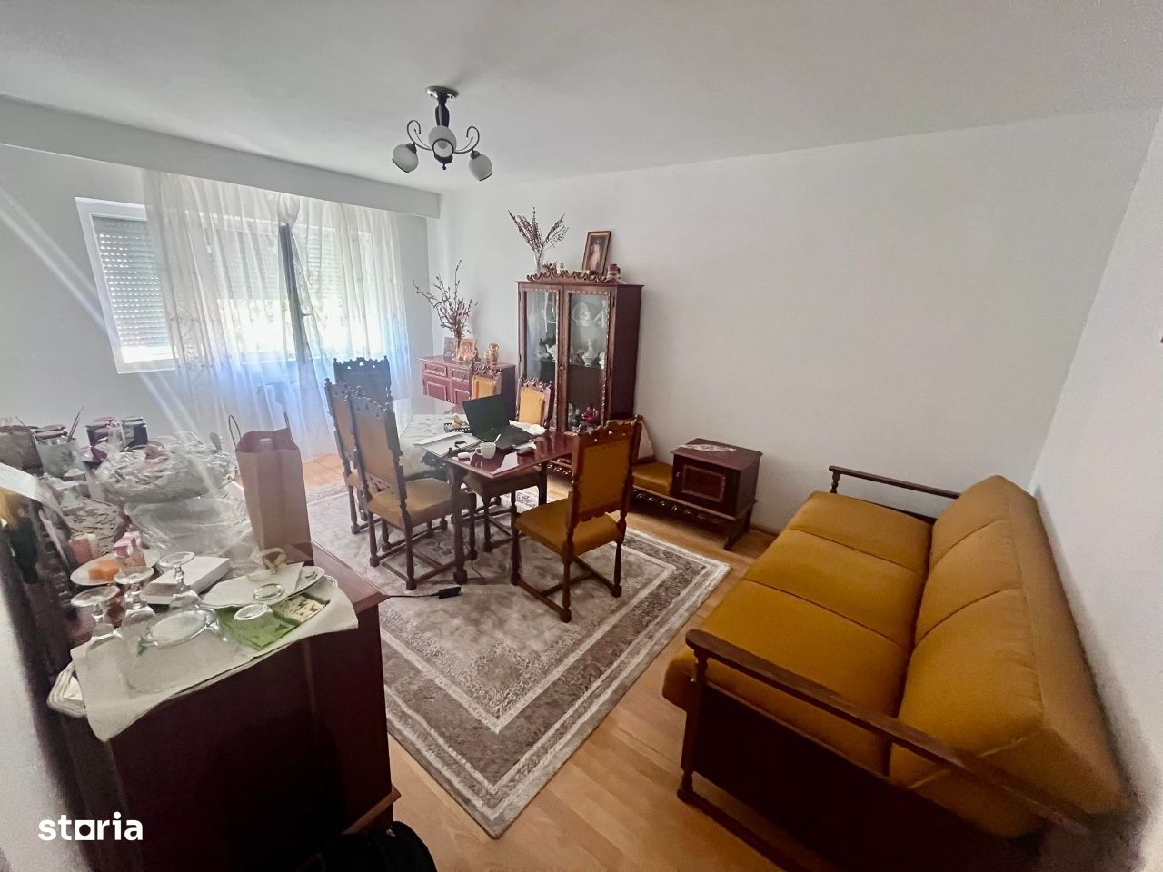 De vanzare apartament cu 3 camere et. 3 in cartierul Bradet.