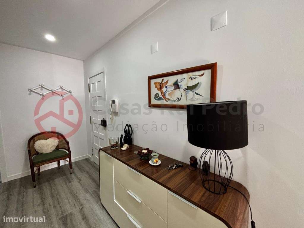 Apartamento T2 com arrecadação em Santa Marta do Pinhal, Corroios-8