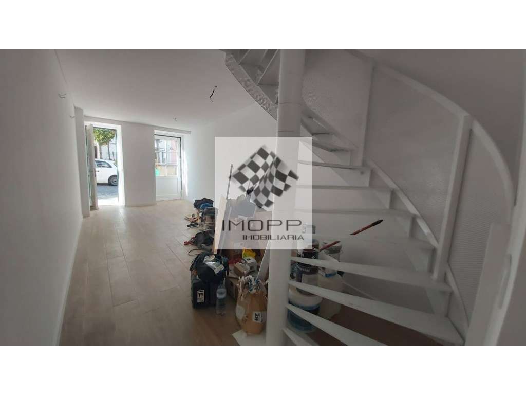 Moradia T2 +2 no centro histórico de Carnide-4