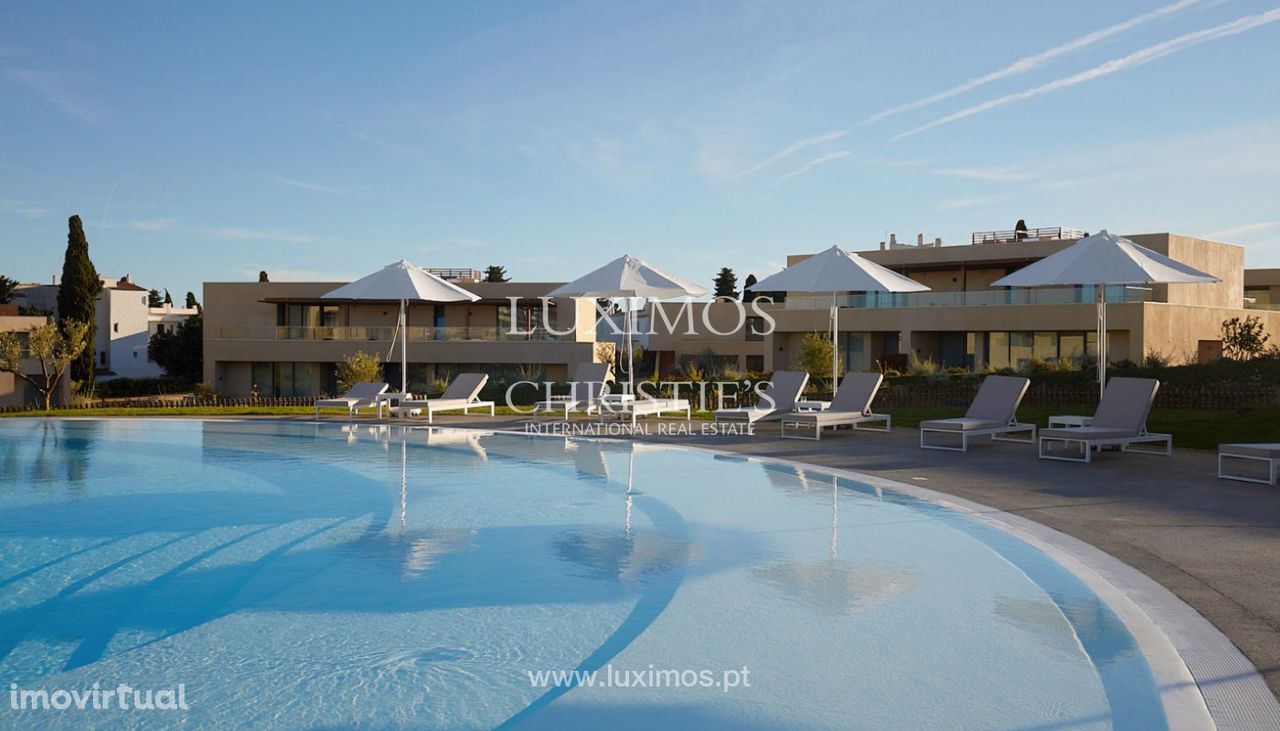 Apartamento T3 em resort, para venda em Porches, Algarve