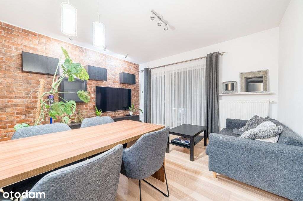 Zadbane 2 pokoje z loggią – gotowe do wprowadzenia