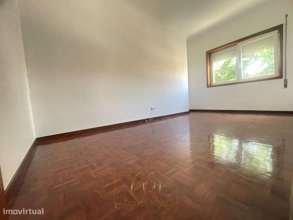 Apartamento T3 com lugar de garagem e arrumos fechados em Modivas, ...-8
