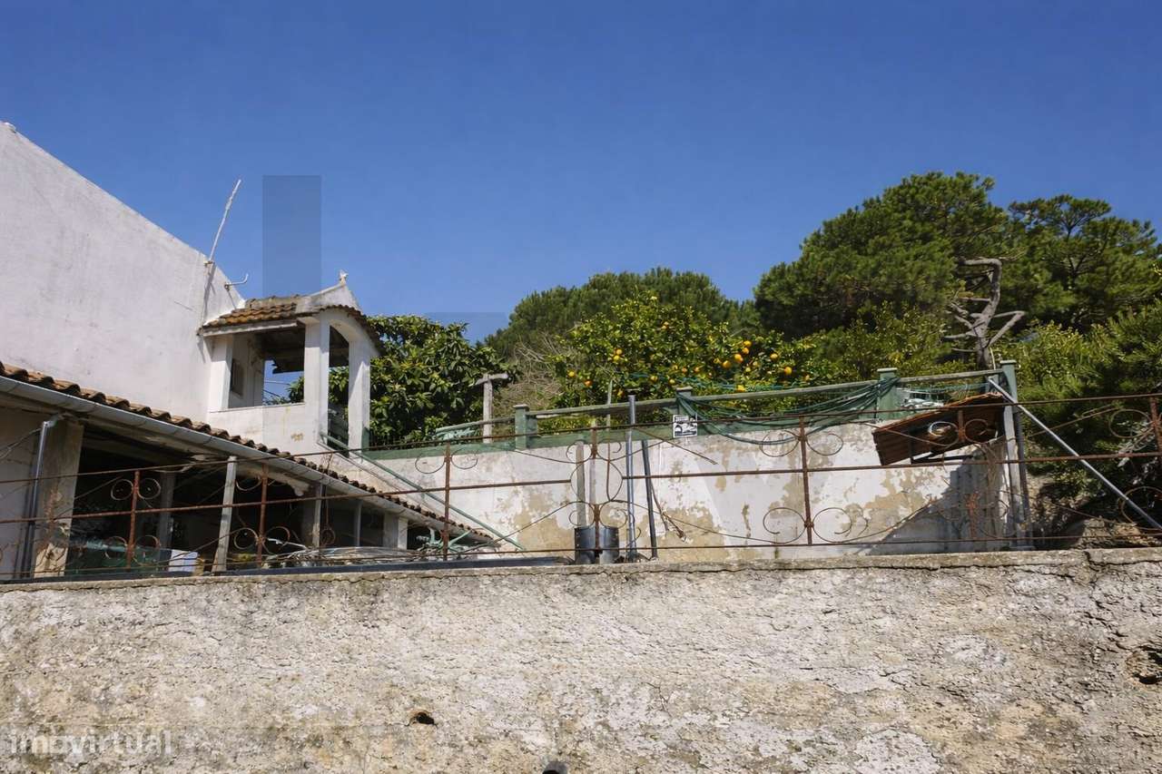 Prédio para Recuperação com Elevado Potencial de Investimento na Lagoa - Grande imagem: 2/16