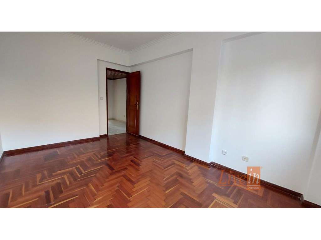 Apartamento T2 em Belas-8
