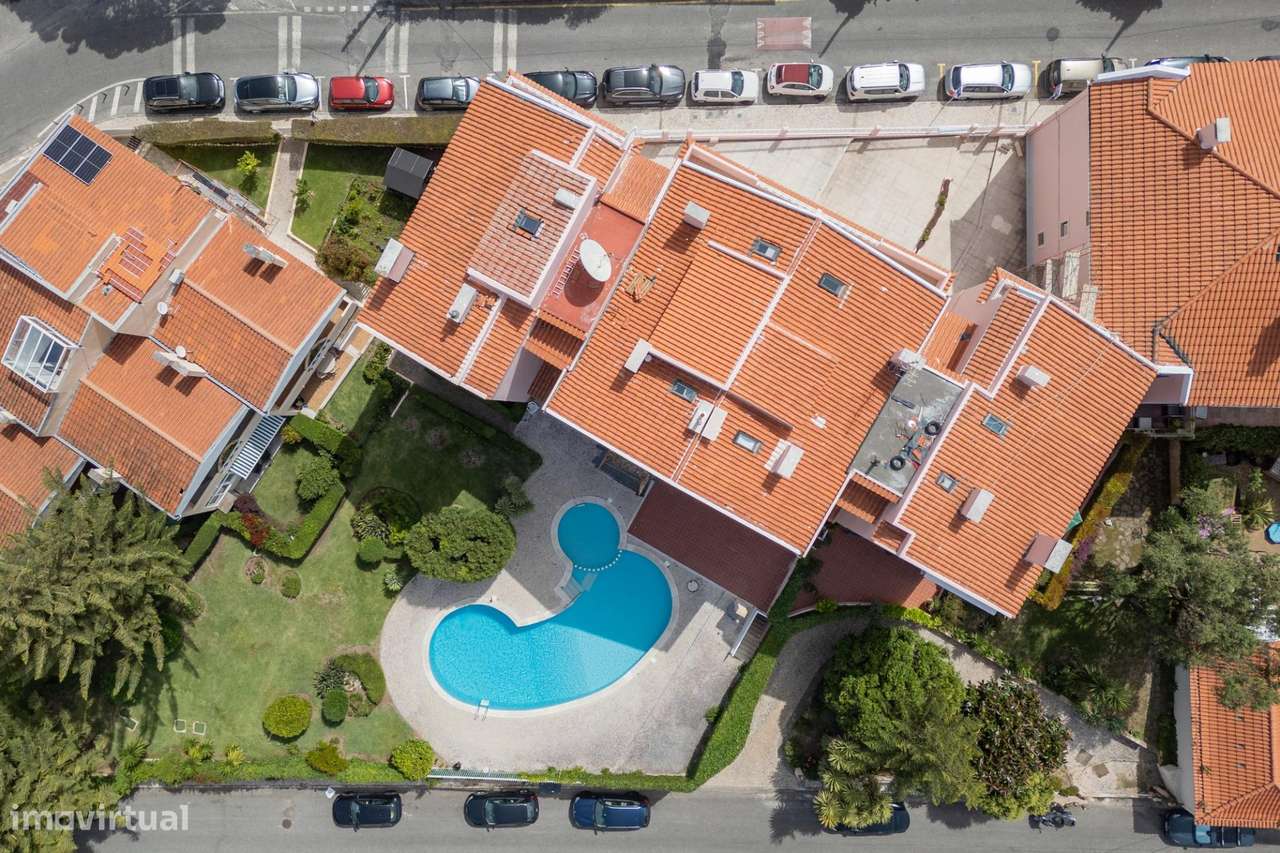 T2 Remodelado com Piscina a 500m da Marginal, Monte Estoril-21