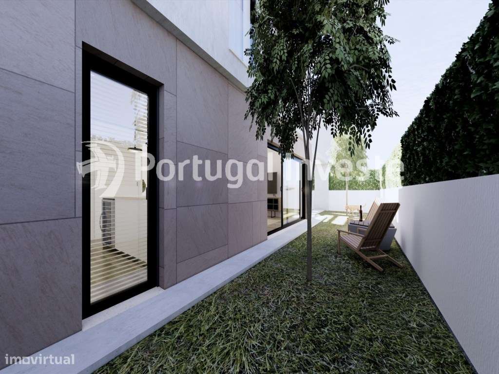 Vende 2 lotes para 2 moradias - T3 com 168m2 cada, Sobreda | Almada-26