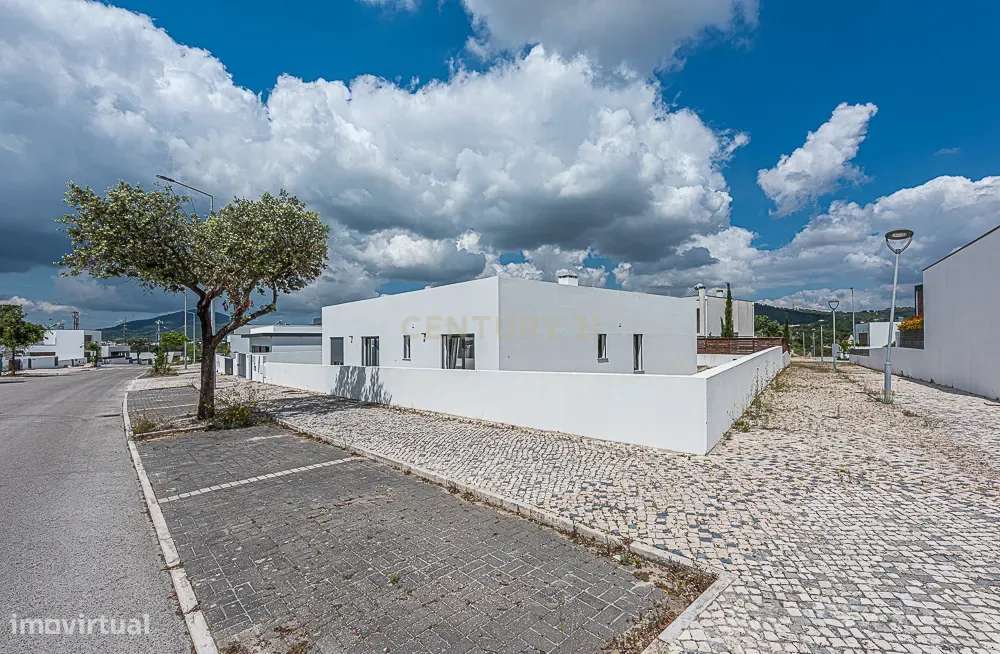 Moradia Isolada em Setúbal - MORADIA NOVA A ESTREAR - Grande imagem: 4/48
