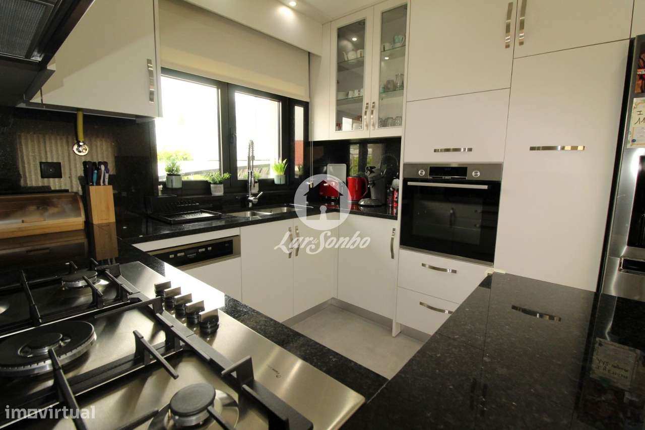 Moradia individual com piscina Fafe-11