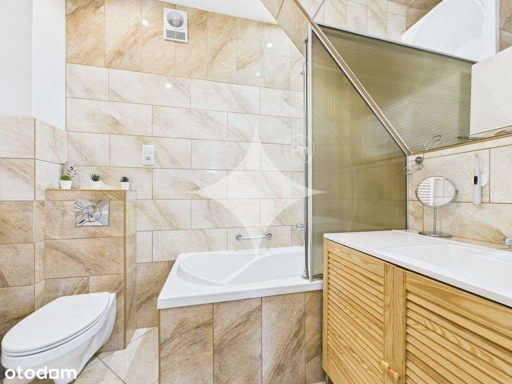 Dwupoziomowe mieszkanie na Starówce z piwnicą-3