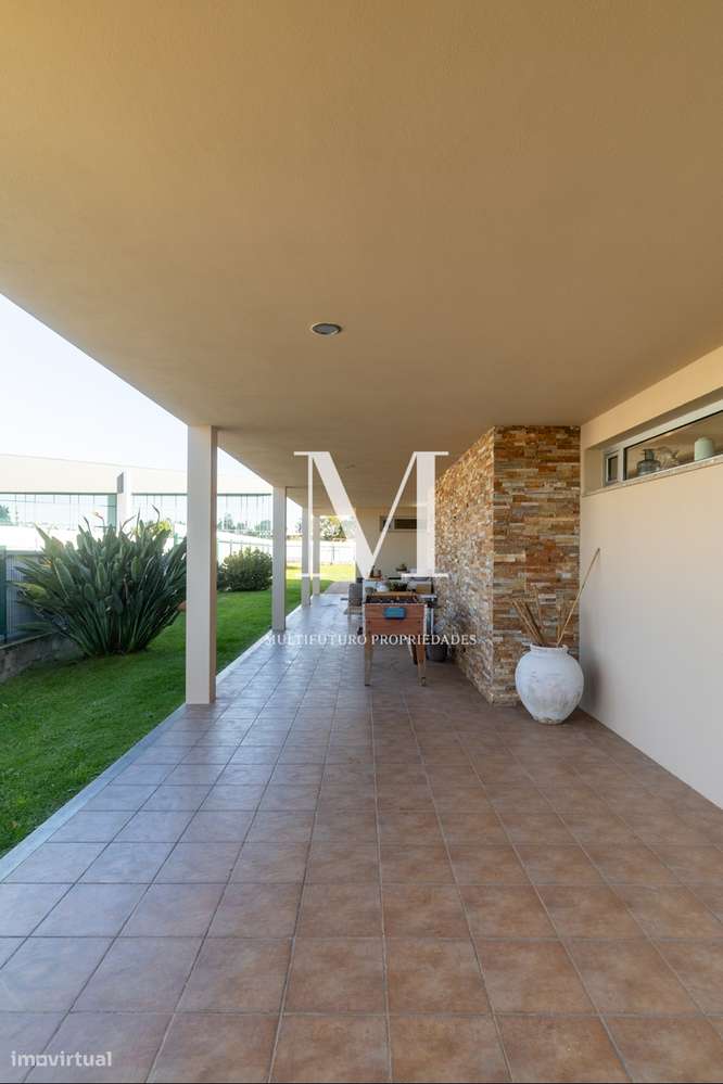 Famalicão | Propriedade T3+1 Térrea | 1.500 m² | Piscina | Jardim | LU-33