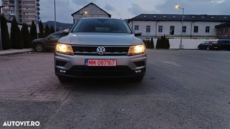 Volkswagen Tiguan - 1