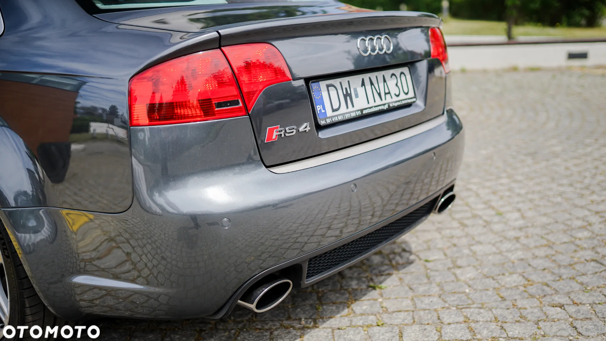 Audi RS4 Standard - 12