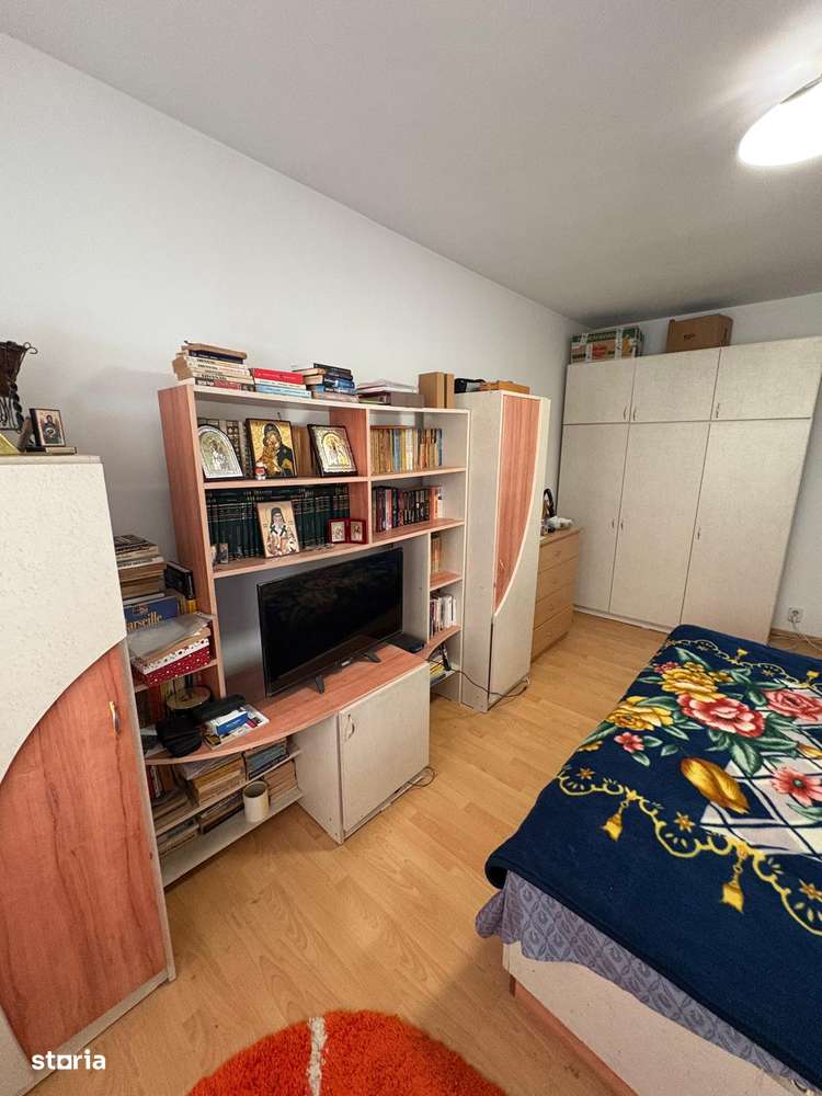 3 camere mircea cel batrin  70 mp bloc turn  125000 euro-9