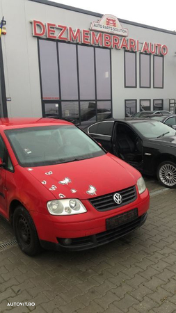 Dezmembram Volkswagen Touran 1.9 D an fabr 2006 - 1